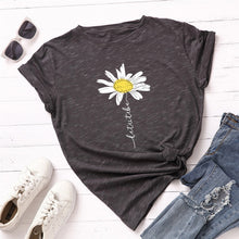 Load image into Gallery viewer, Daisy Print Summer T Shirt
